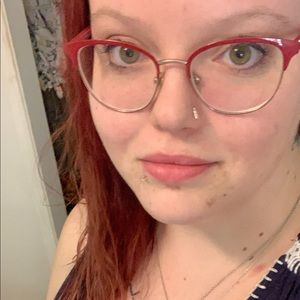 Meet your Posher, Leanne